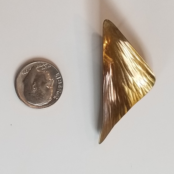 Vintage Pearce hammered brass earrings for pierced ears-artisan handmade - Picture 3 of 4